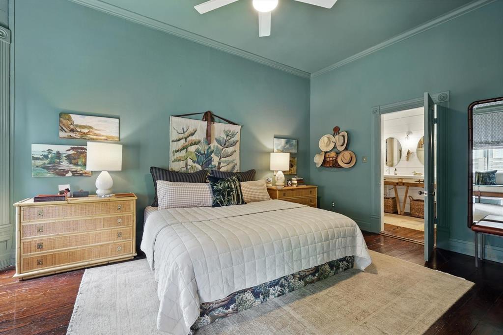 Listing images