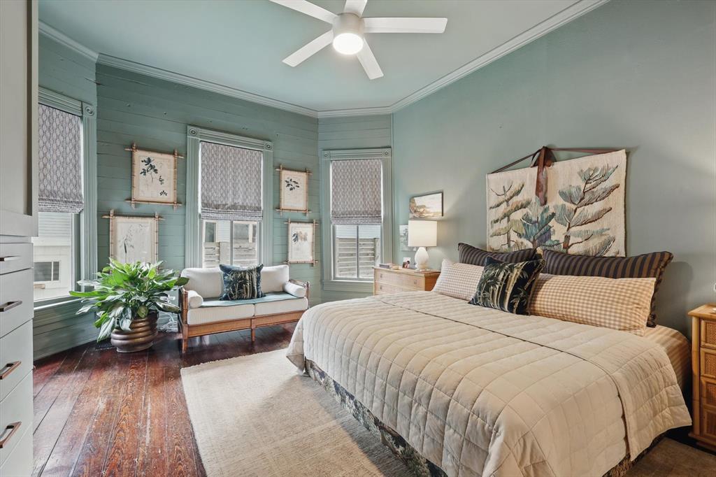 Listing images