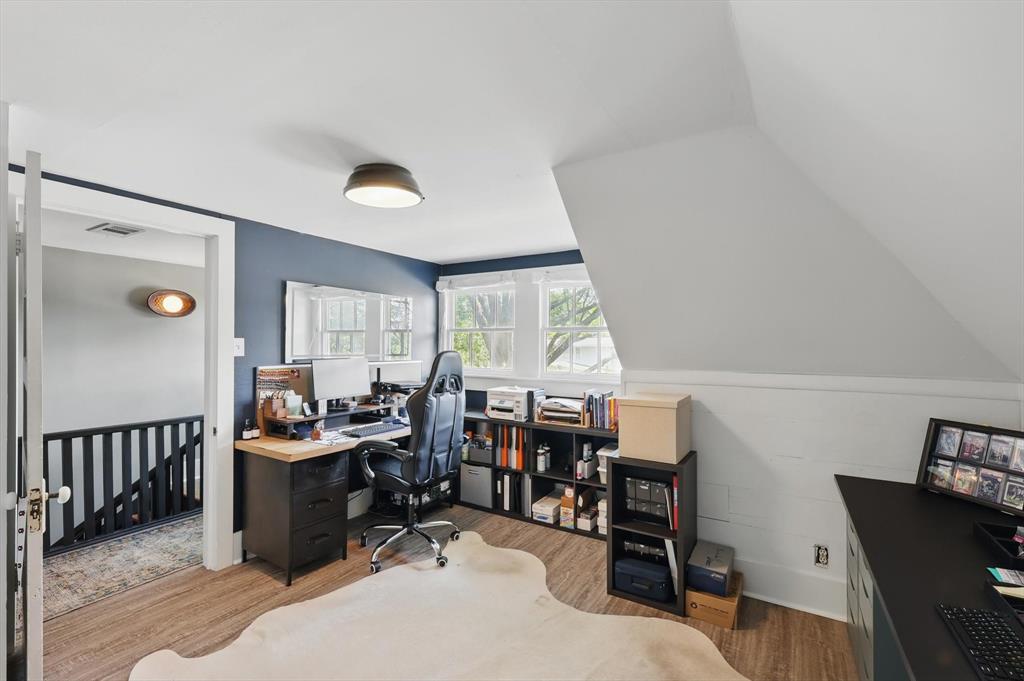 Listing images