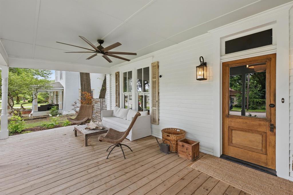 Listing images