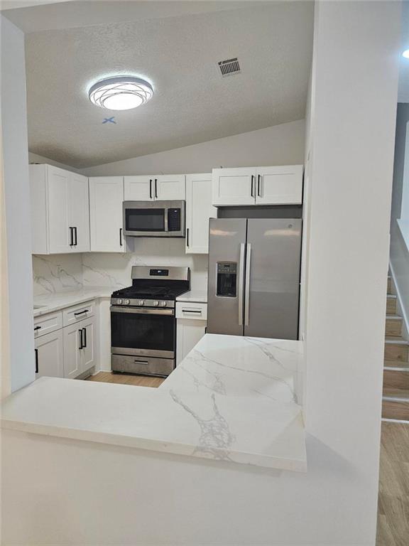 Listing images