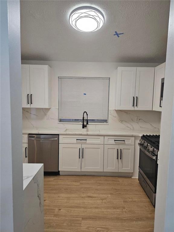 Listing images