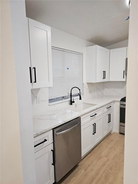 Listing images