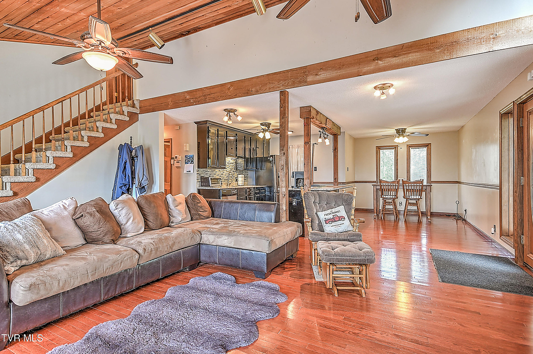 Listing images