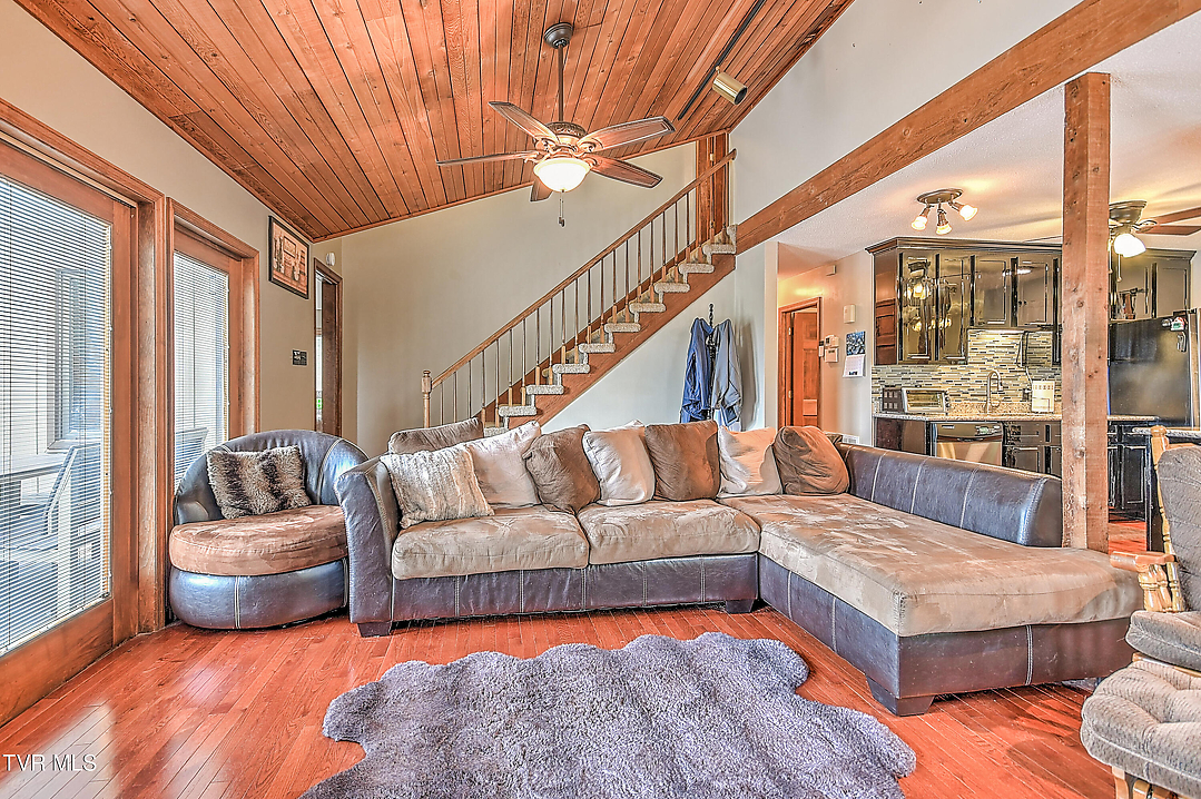 Listing images