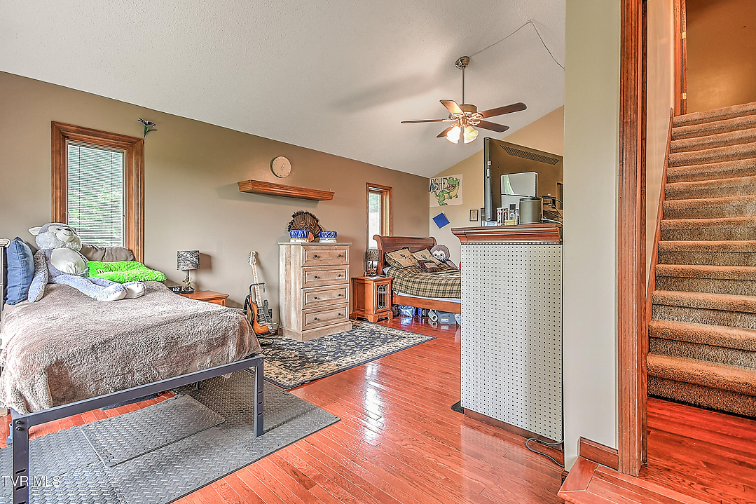 Listing images