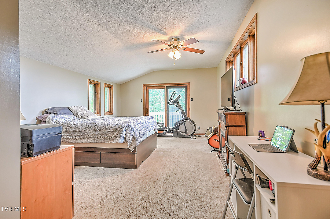 Listing images