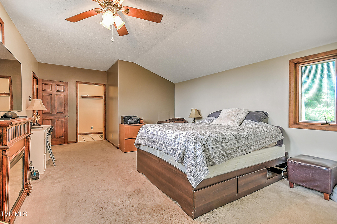 Listing images