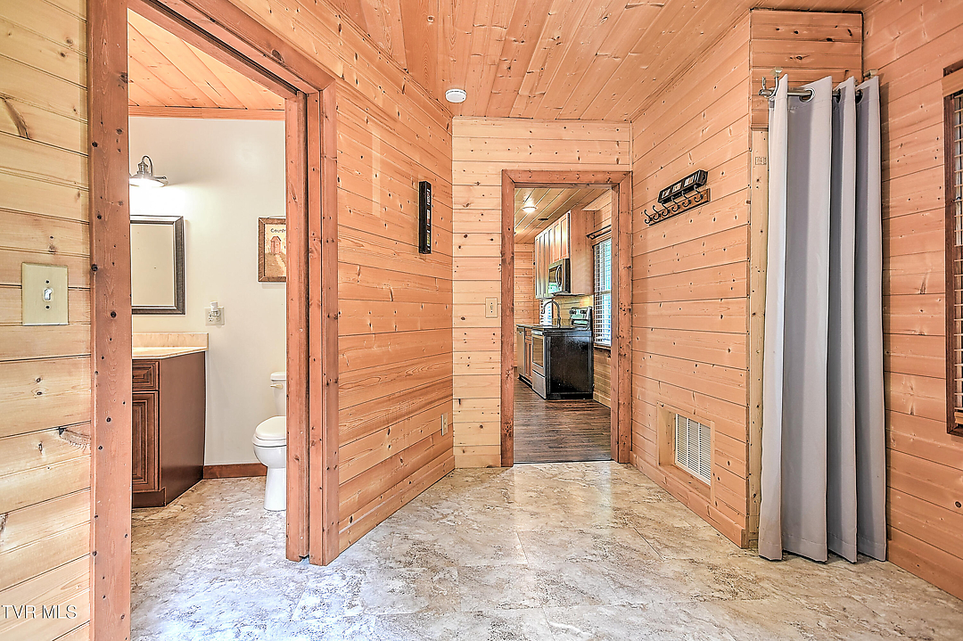 Listing images