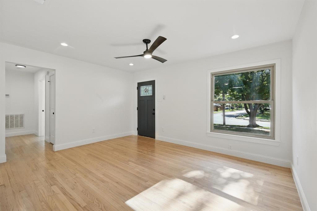 Listing images