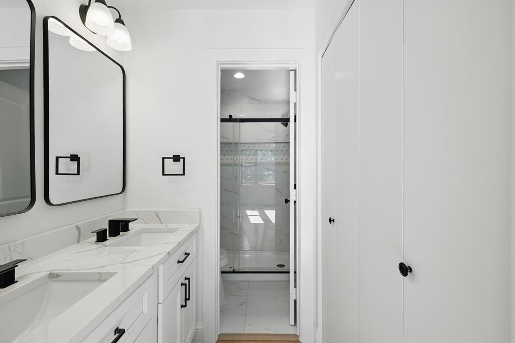 Listing images