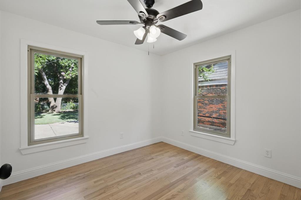 Listing images