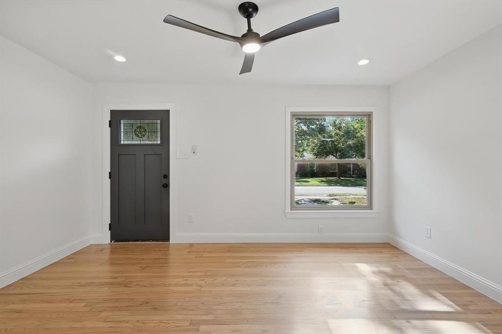 Listing images