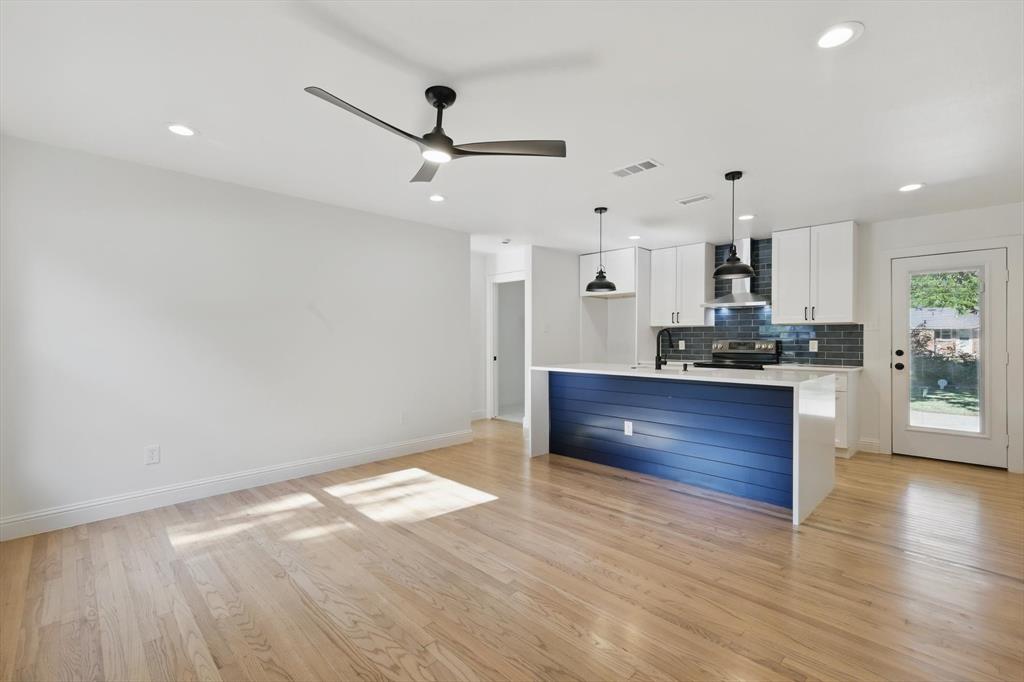 Listing images