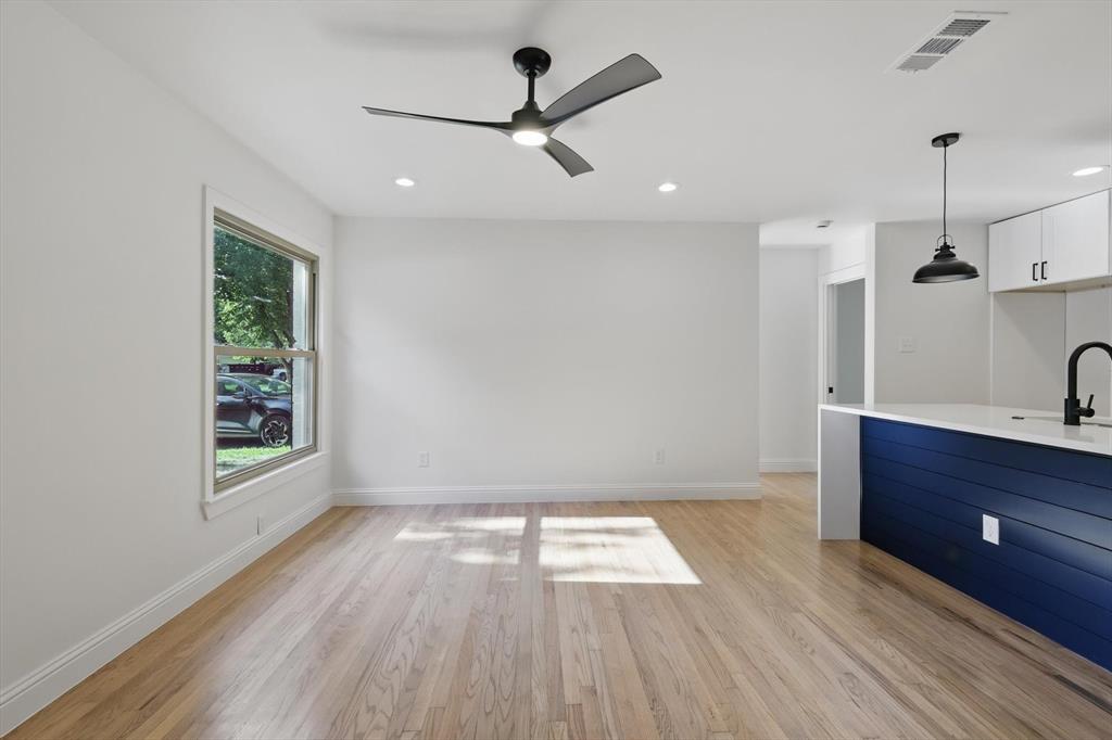 Listing images