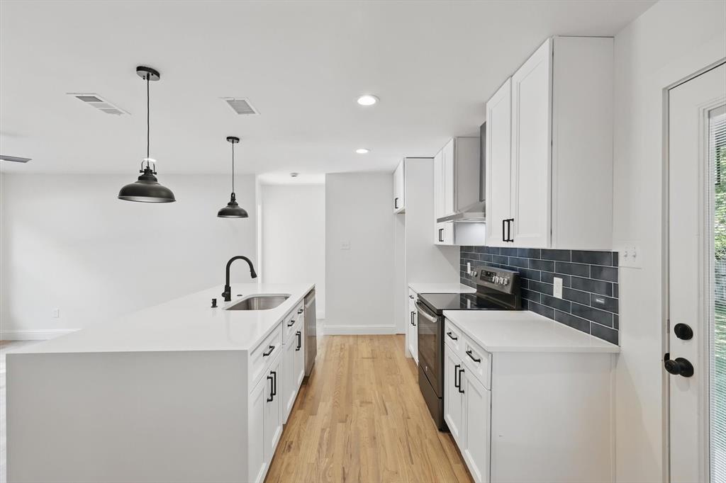 Listing images