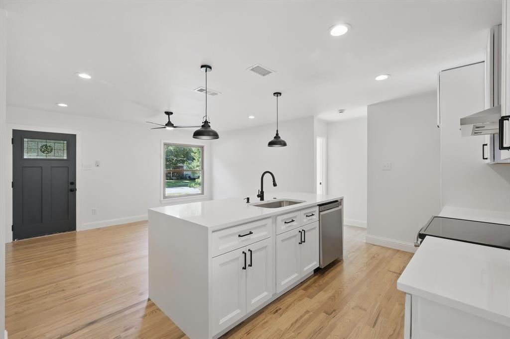 Listing images