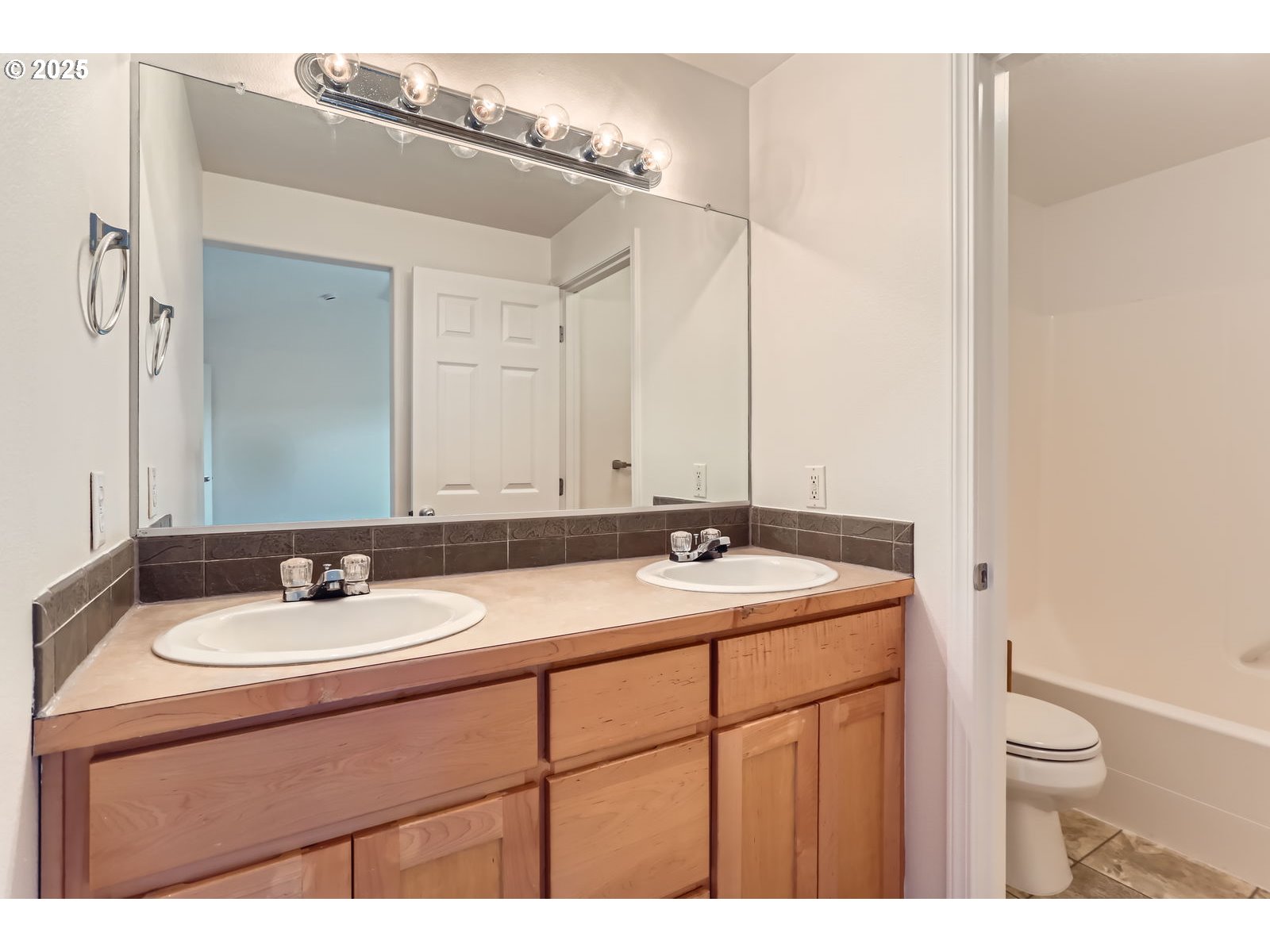 Listing images