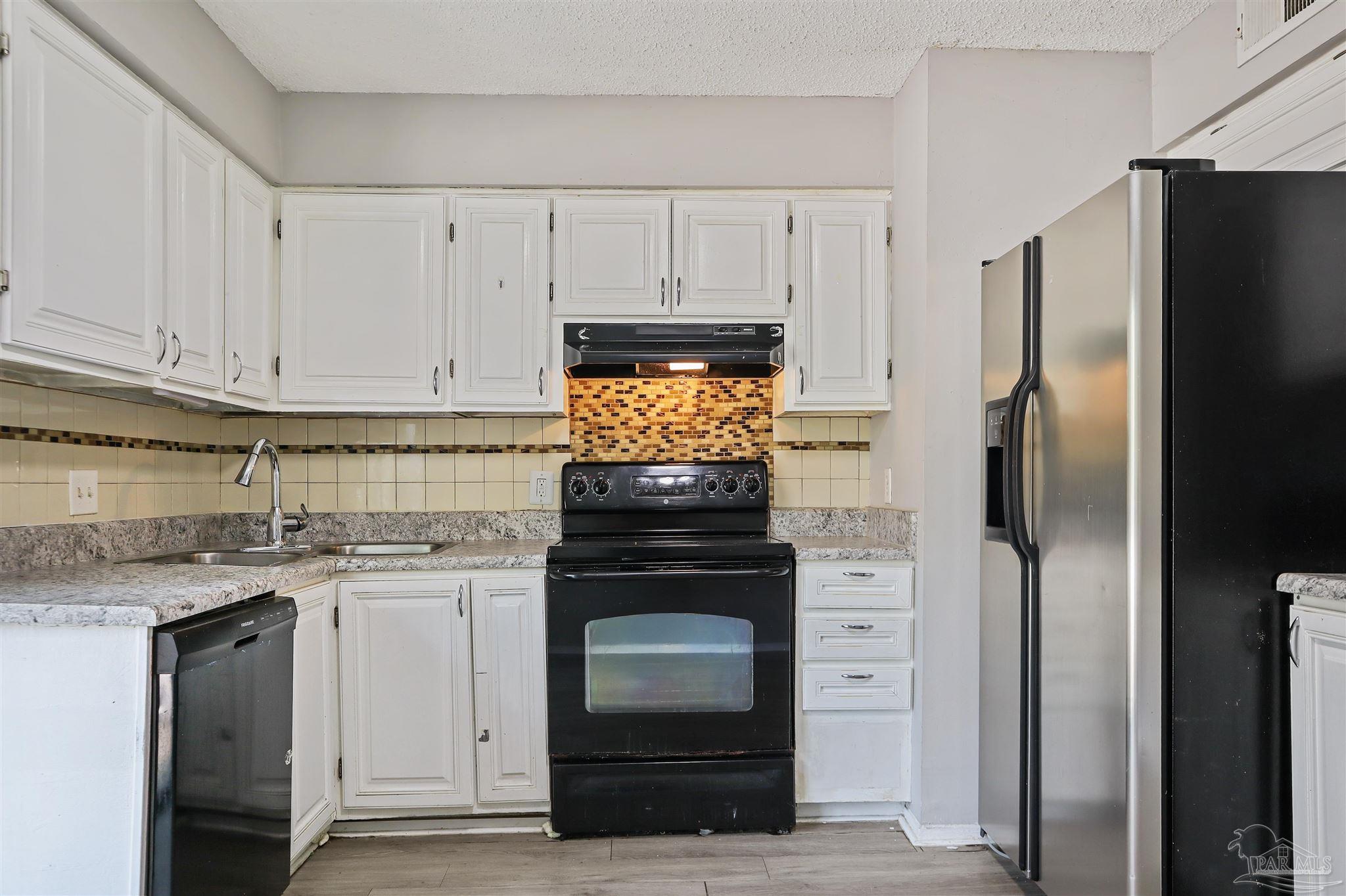Listing images