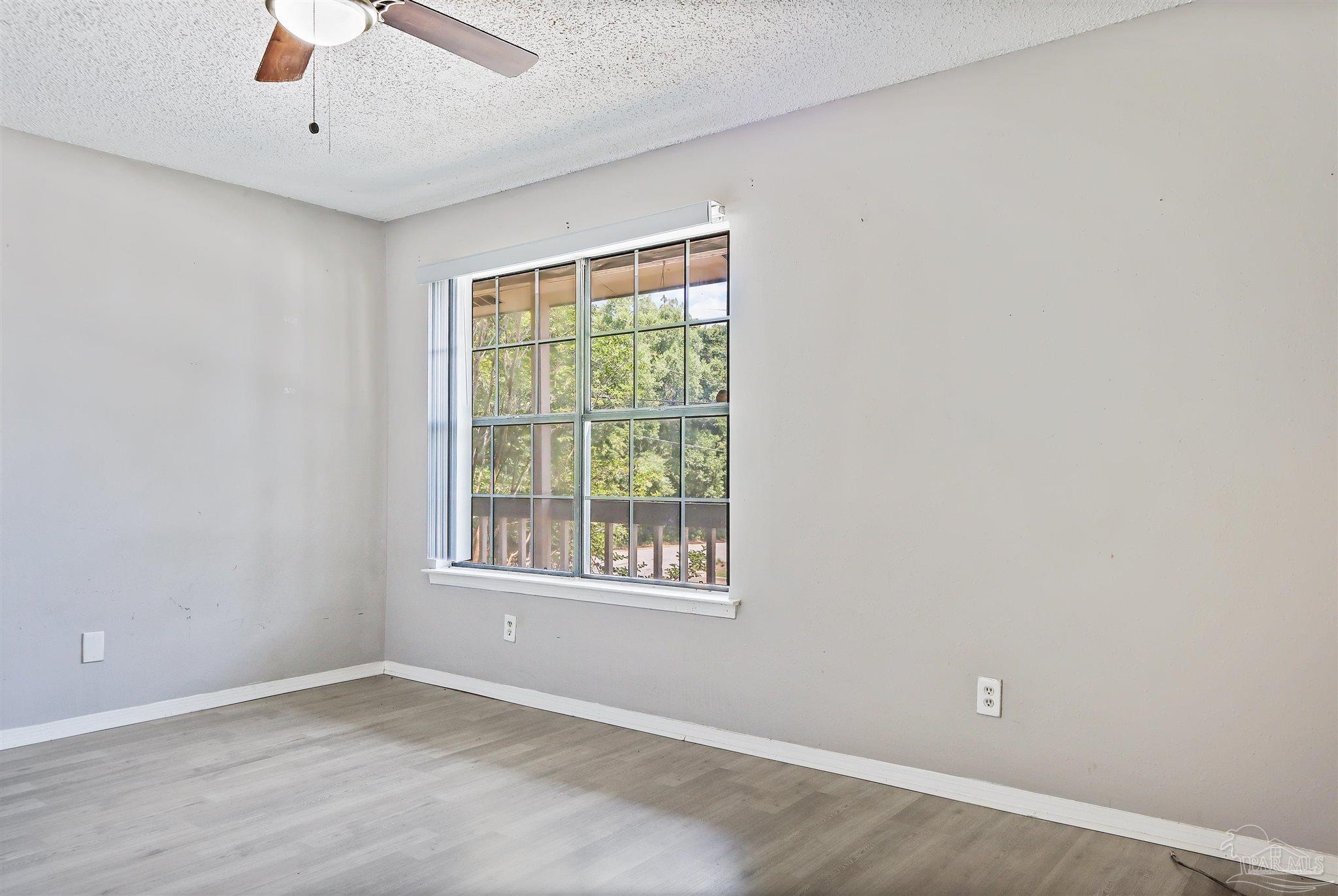 Listing images