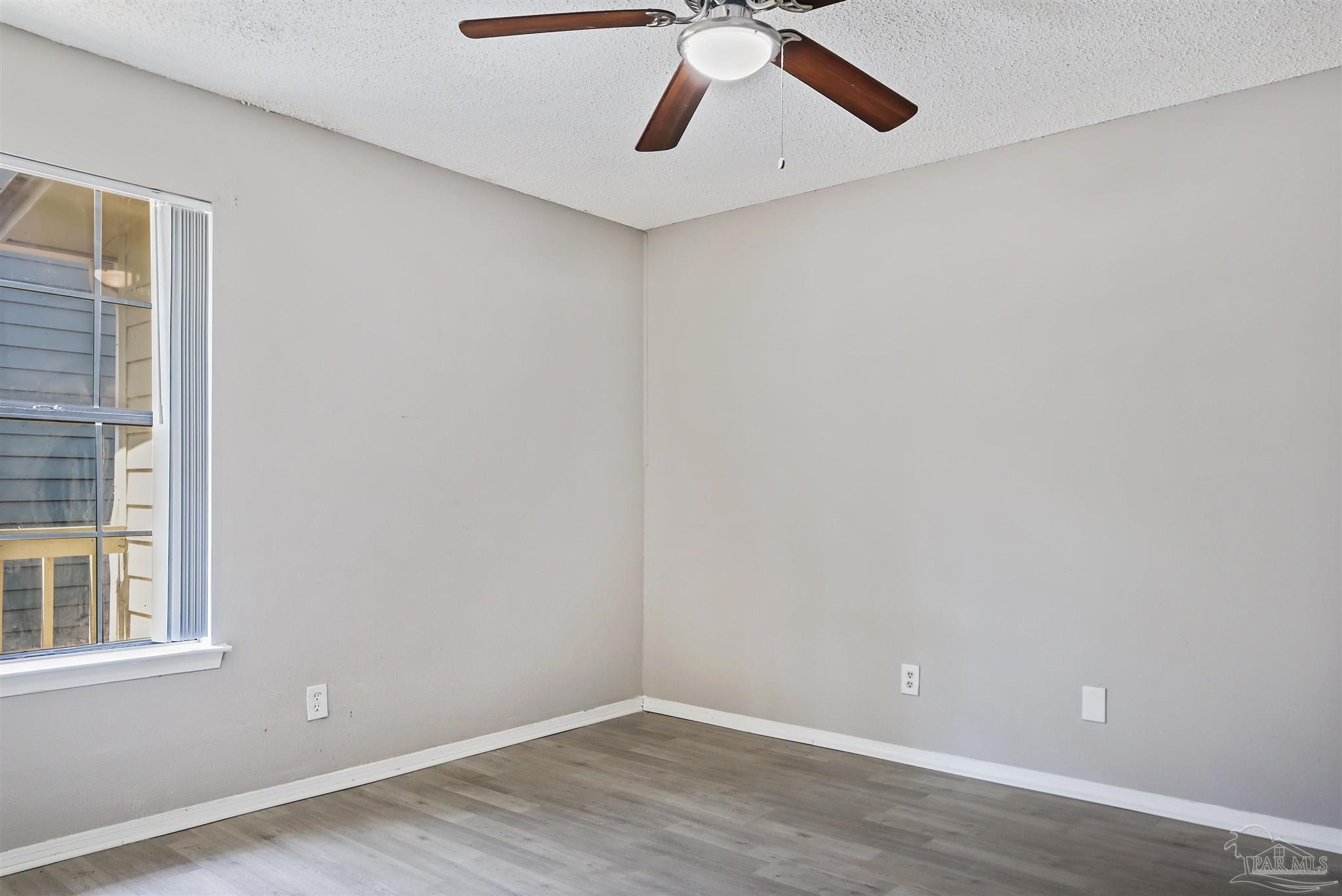 Listing images