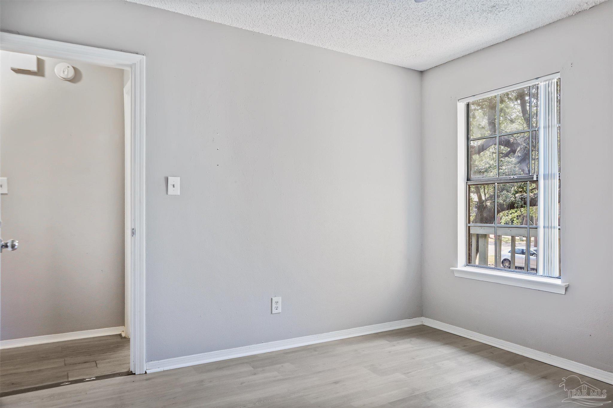 Listing images