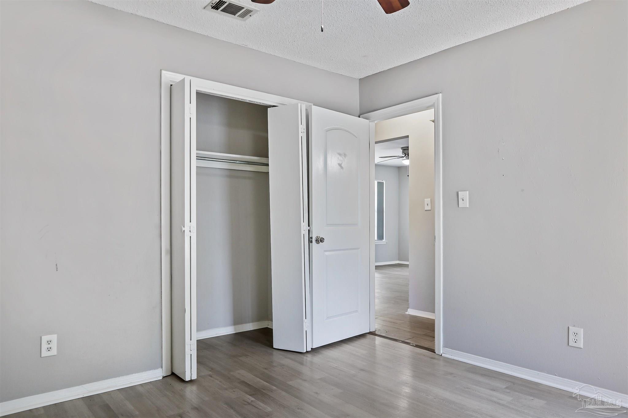Listing images
