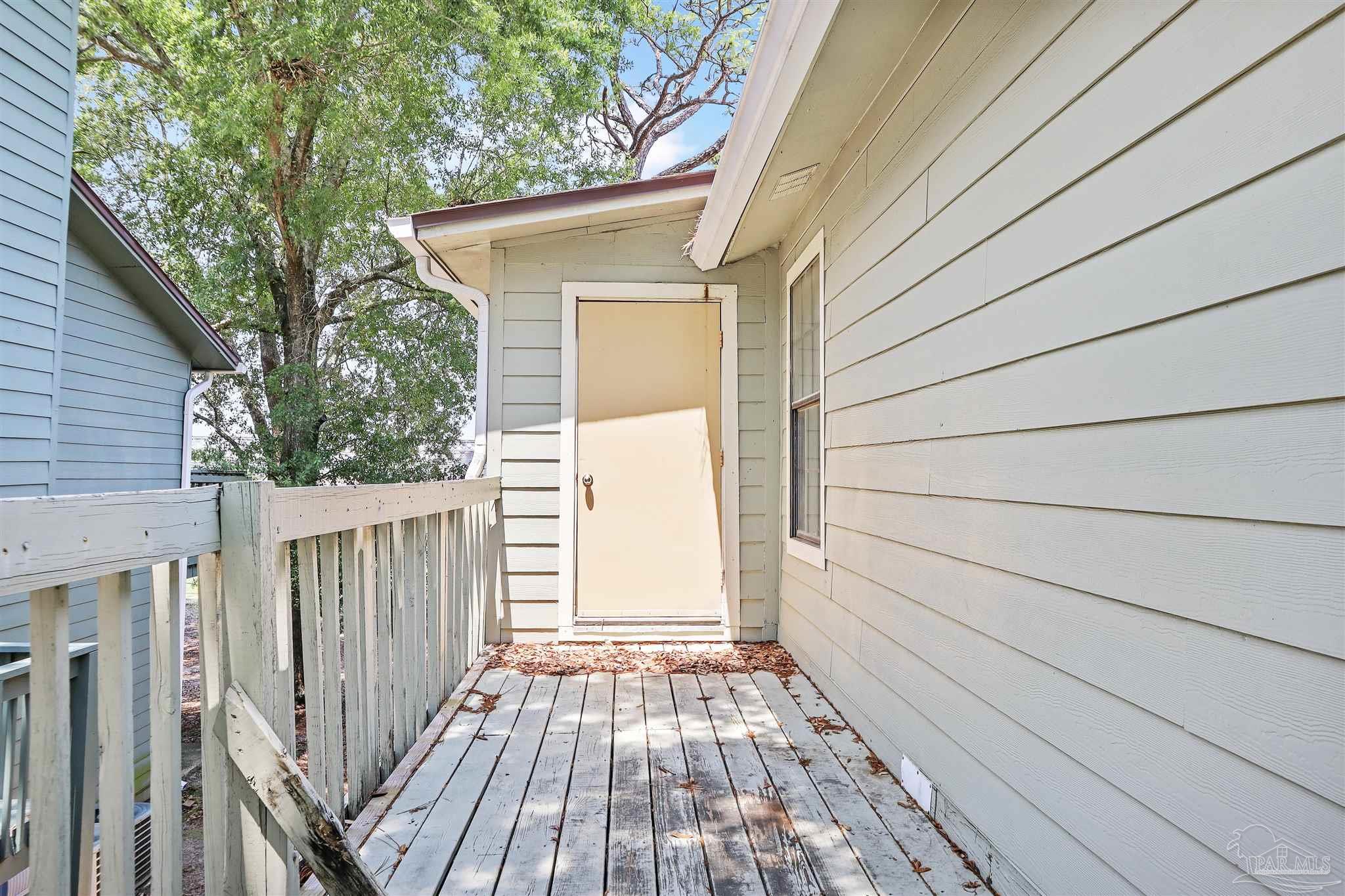 Listing images