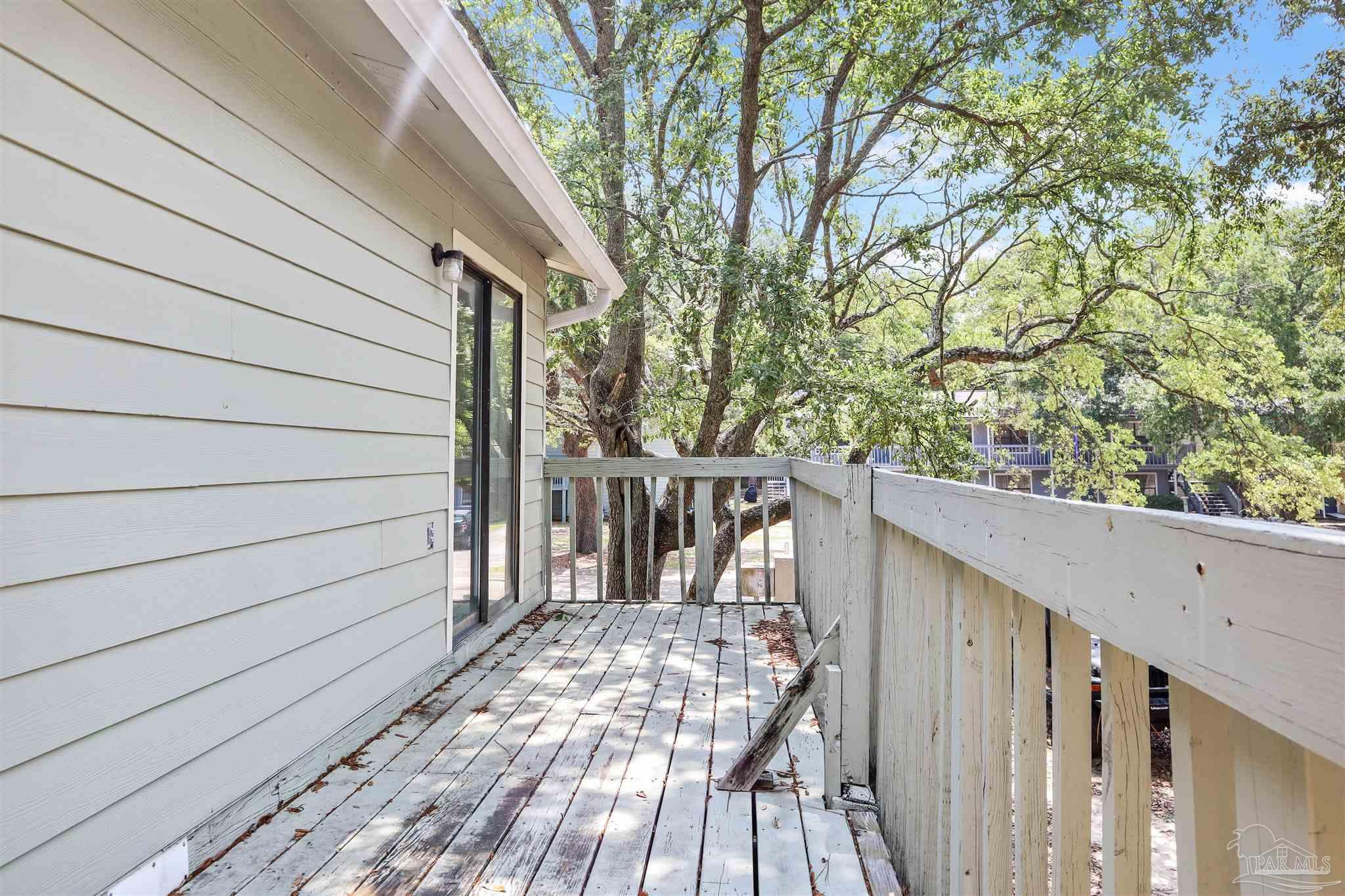 Listing images