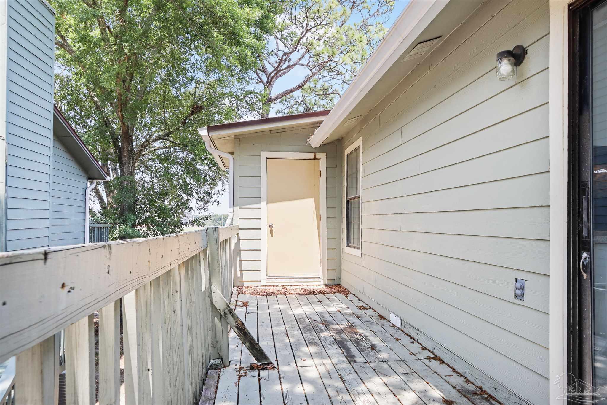 Listing images