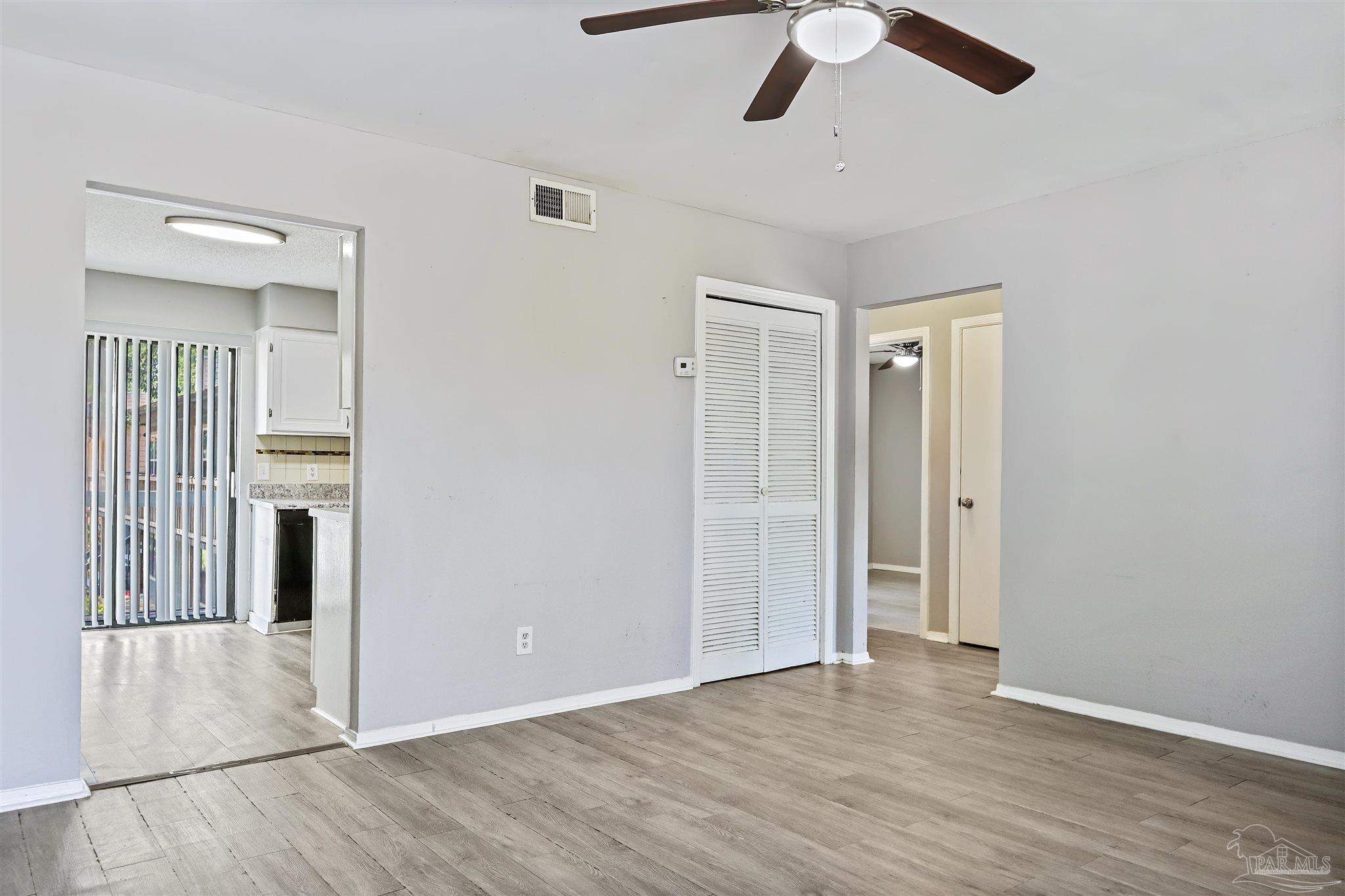 Listing images