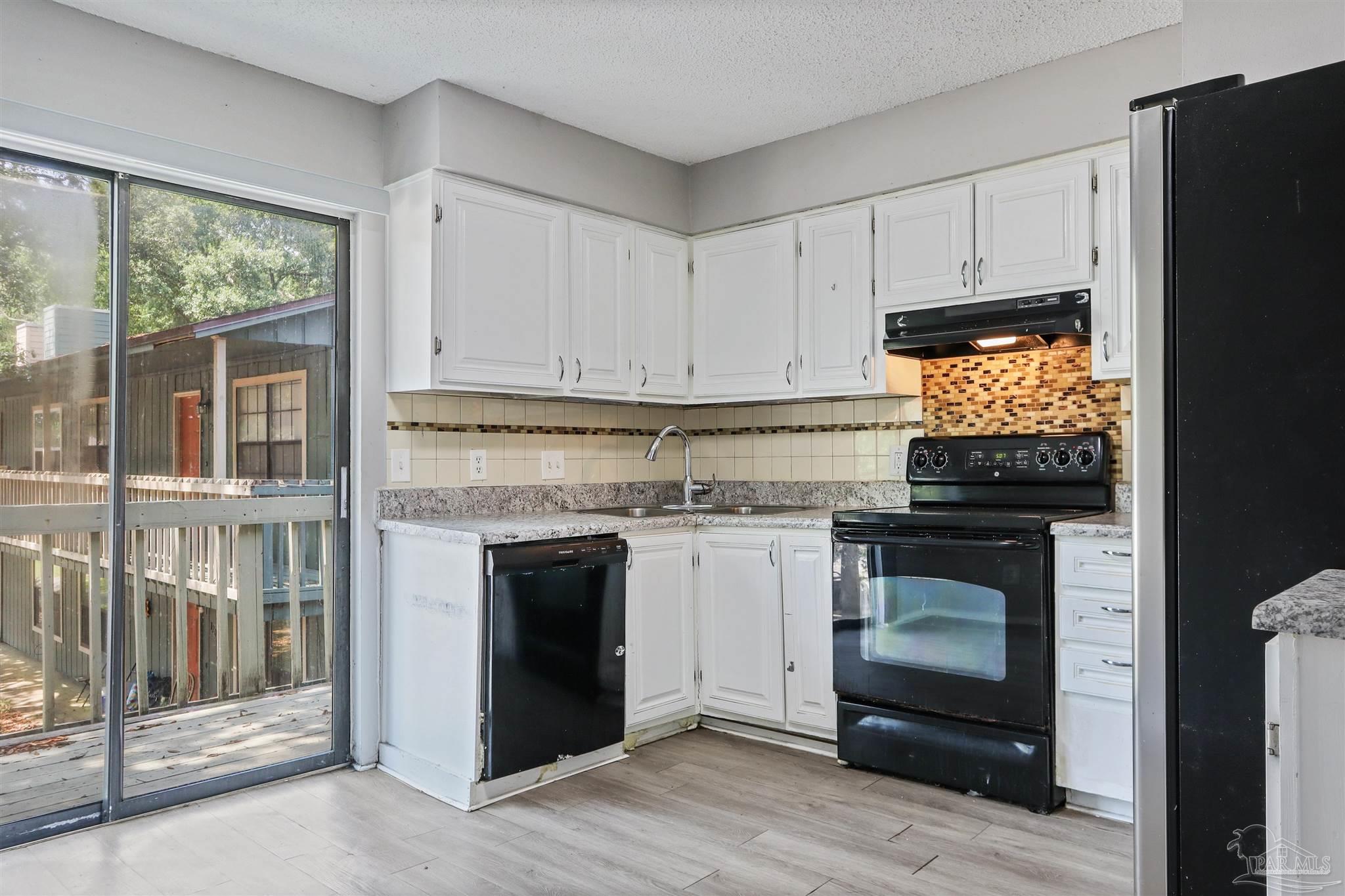 Listing images