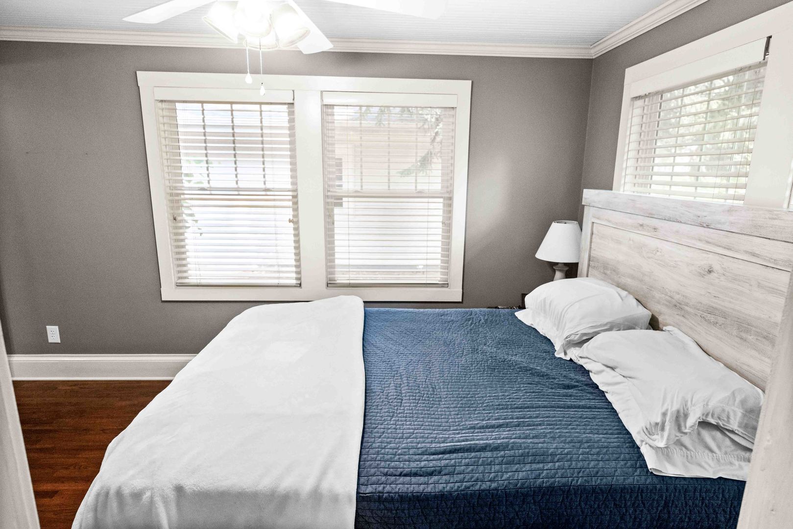 Listing images