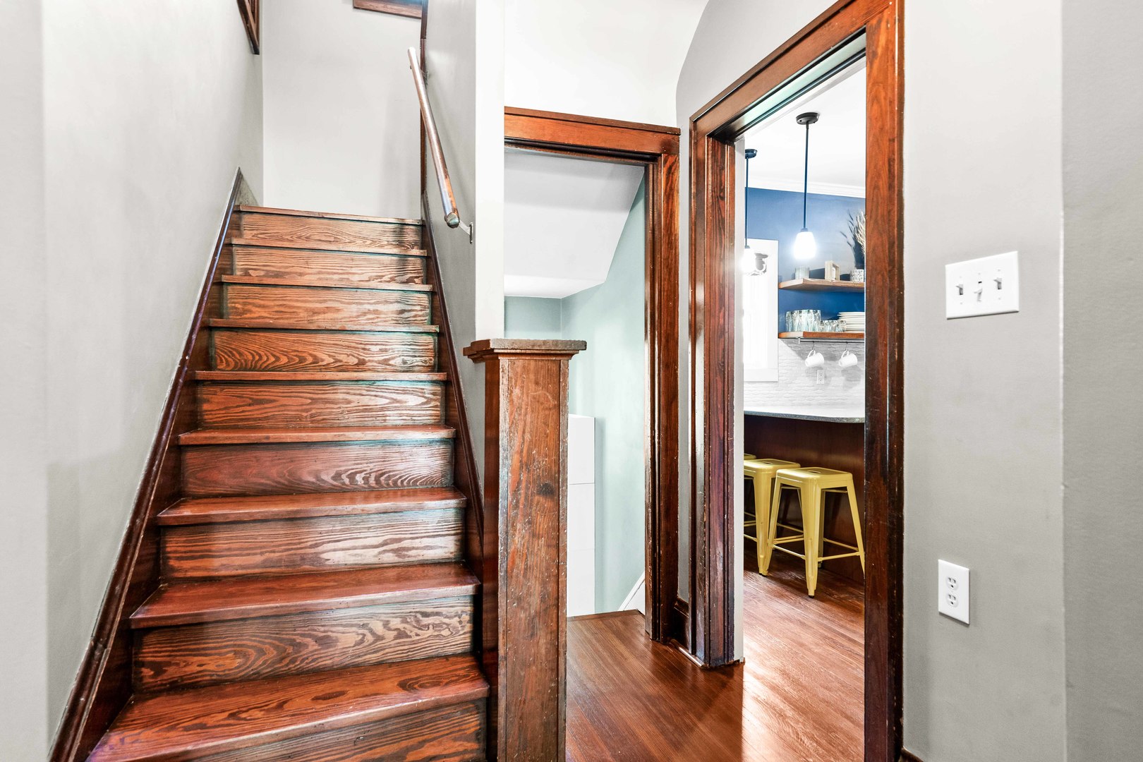 Listing images