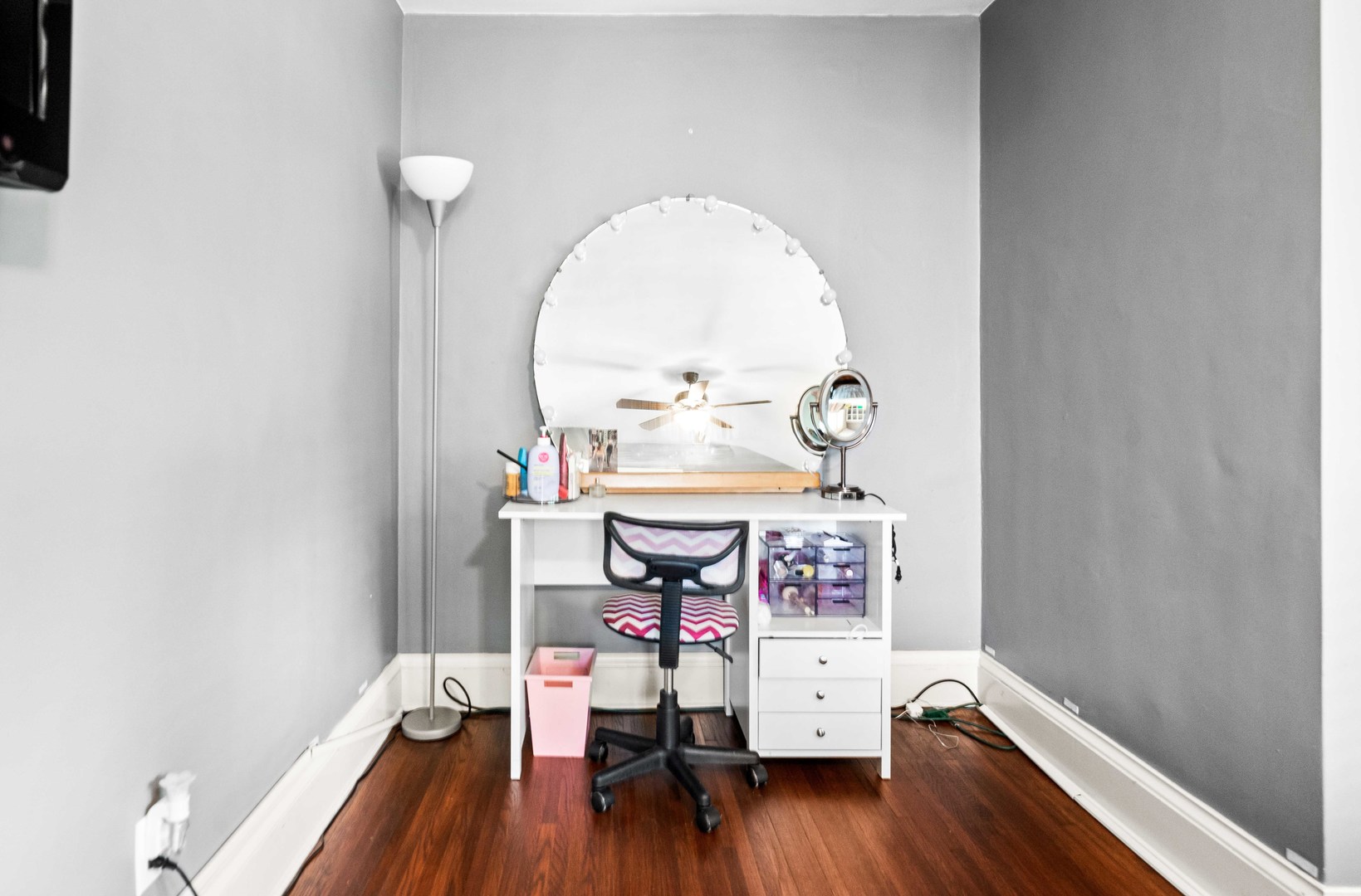 Listing images