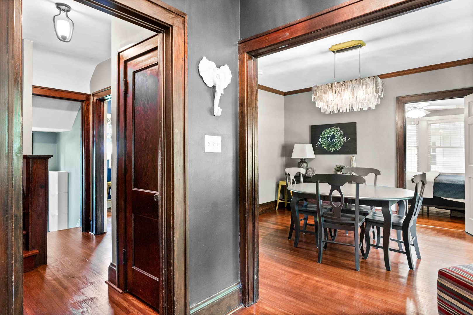 Listing images