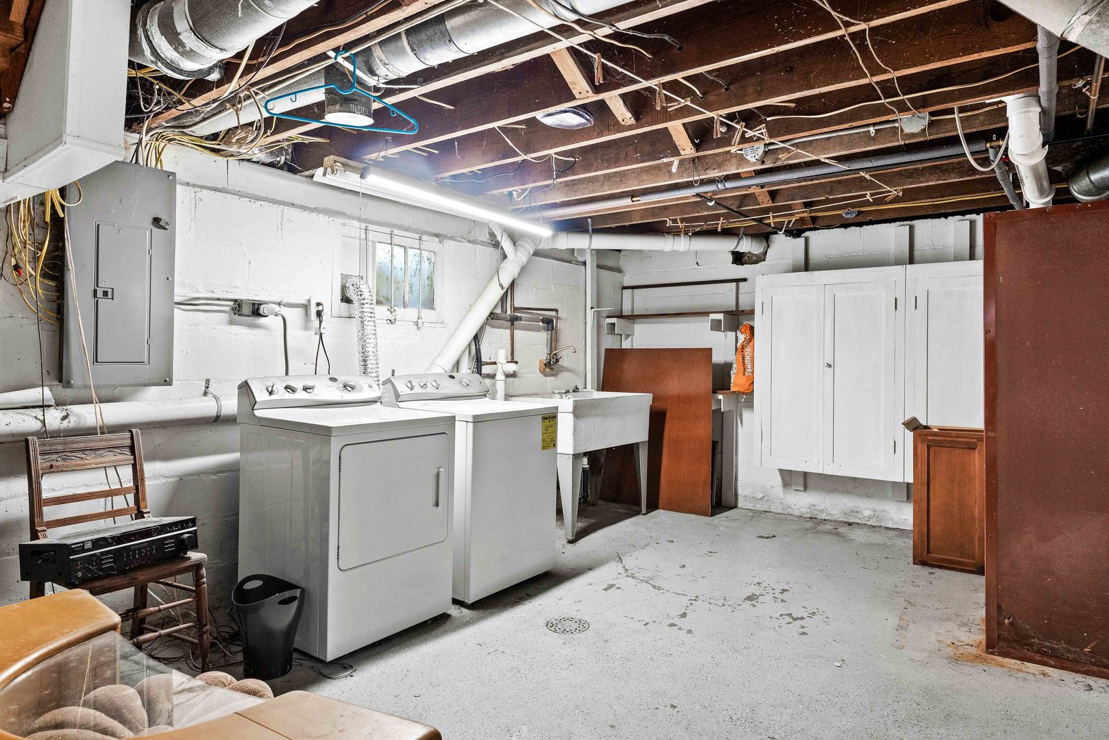 Listing images