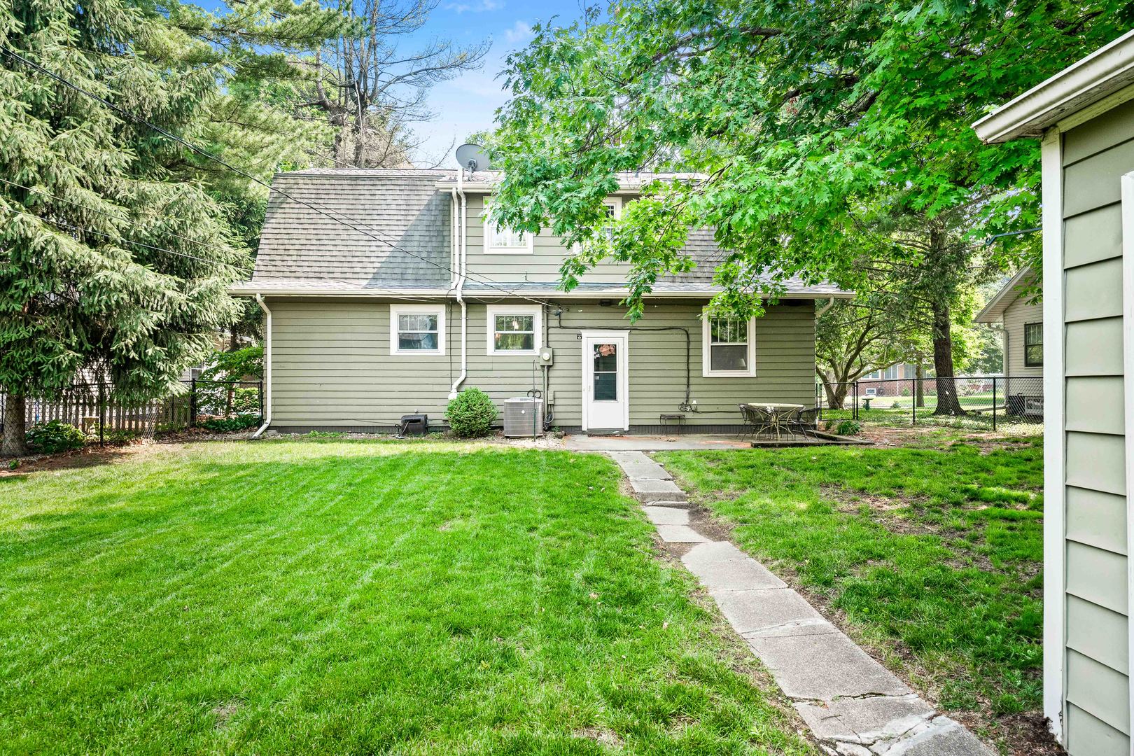Listing images