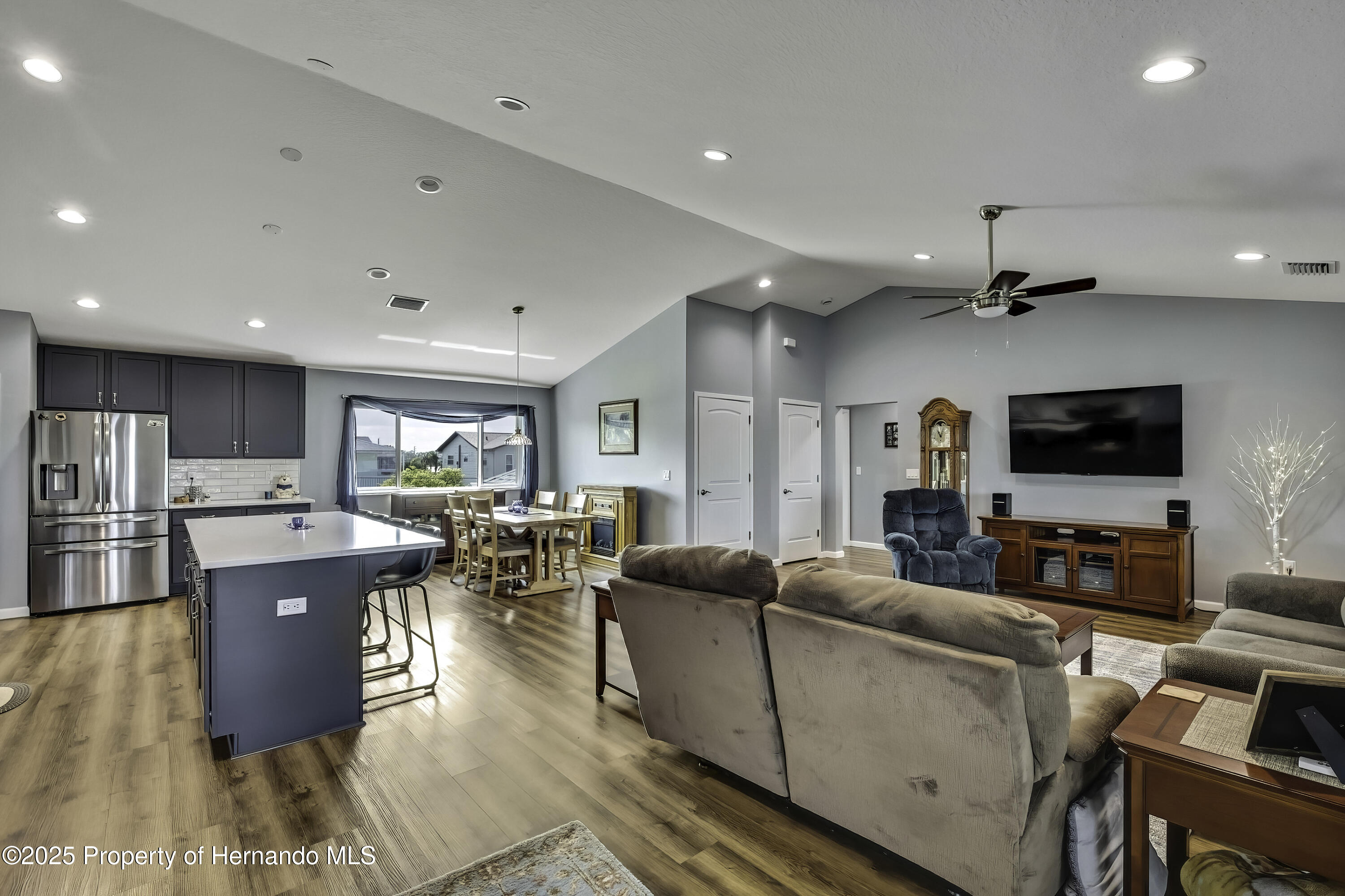 Listing images