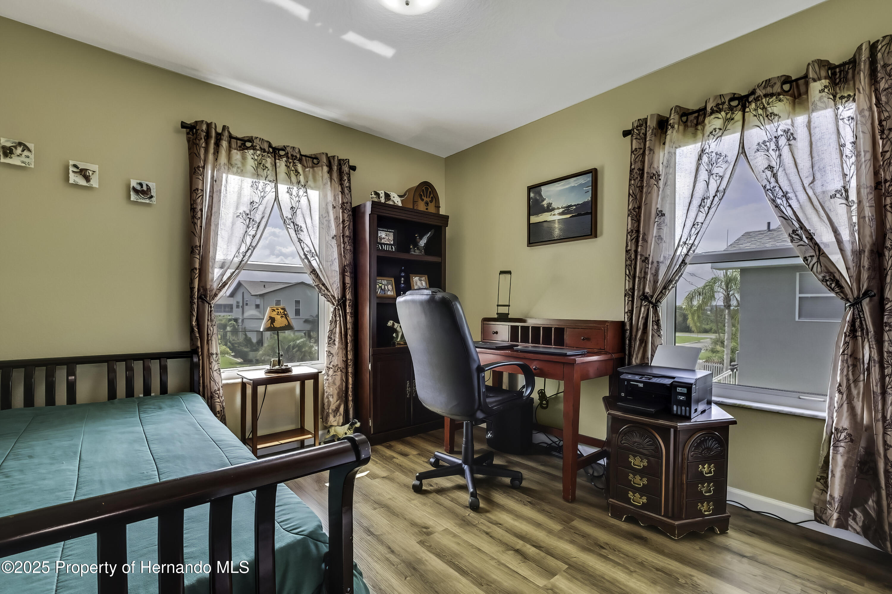 Listing images