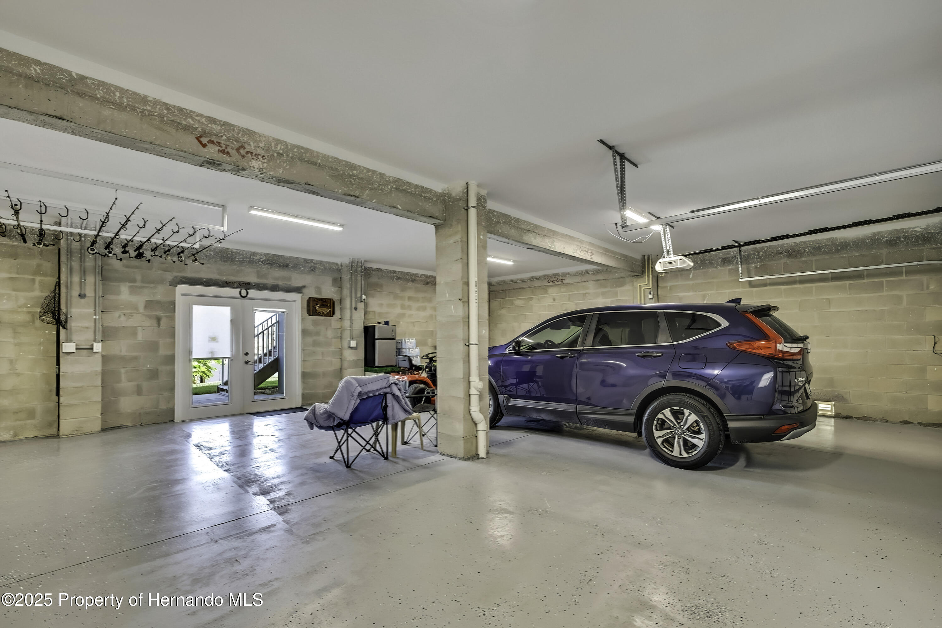 Listing images