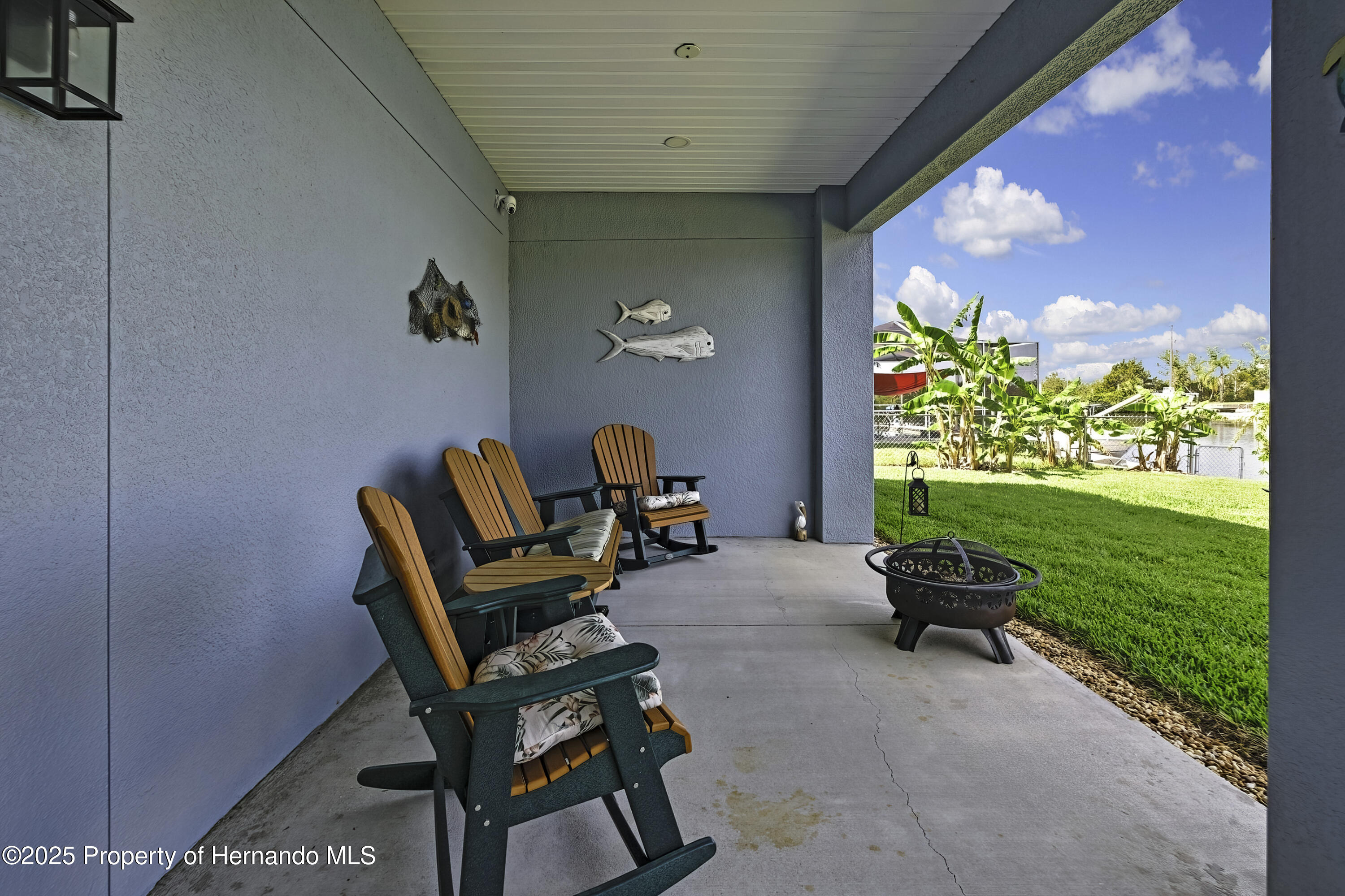 Listing images
