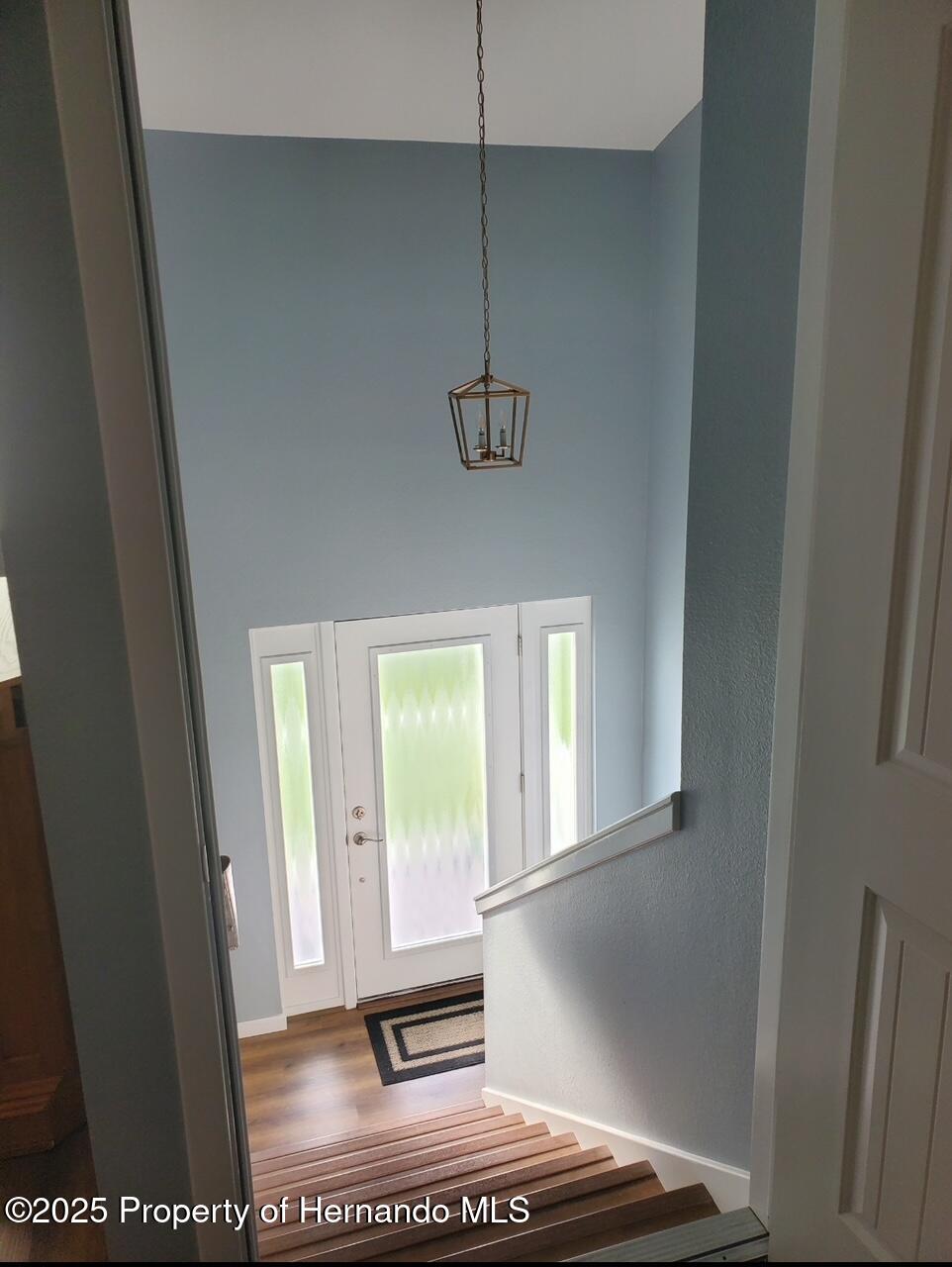 Listing images