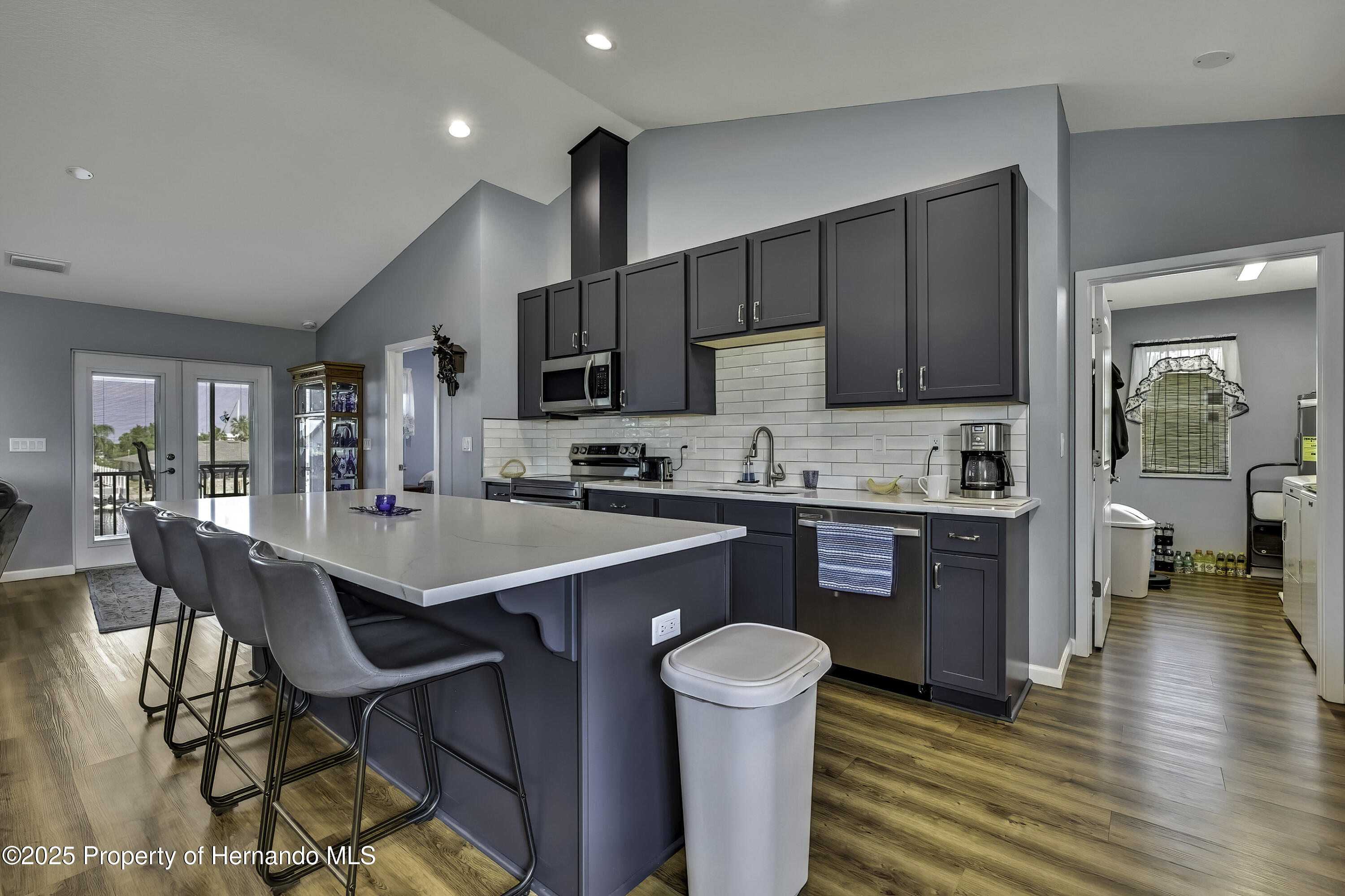 Listing images
