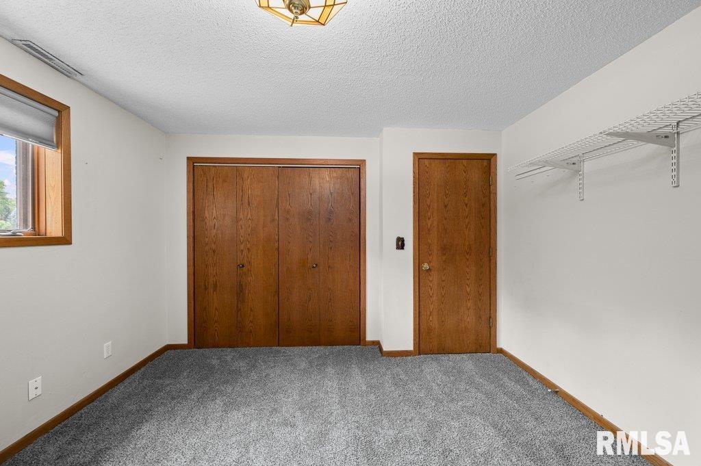 Listing images