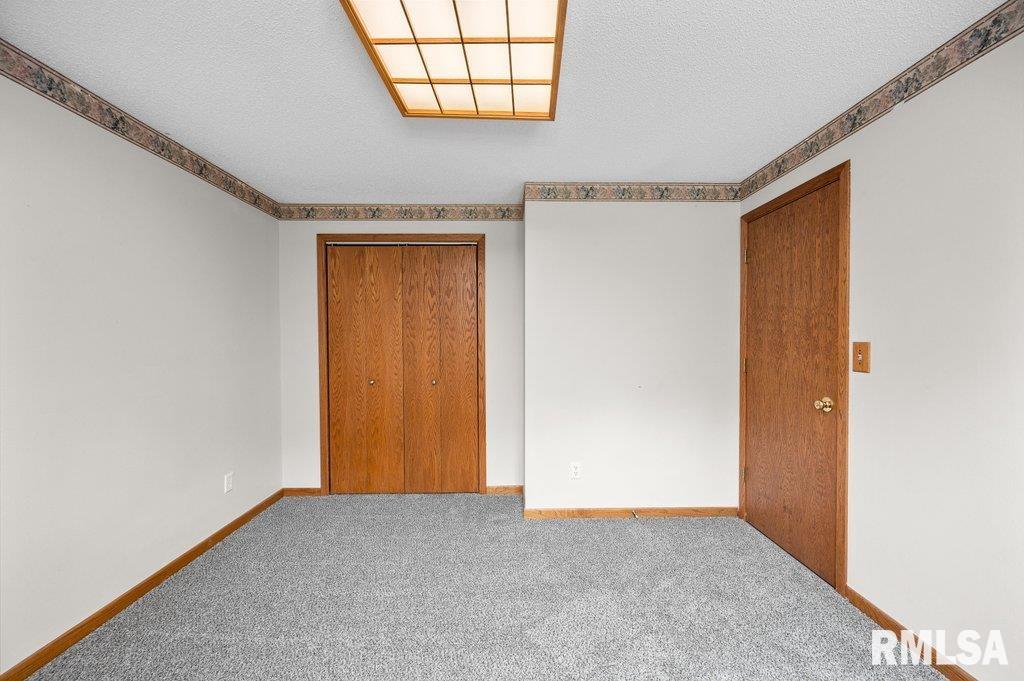 Listing images
