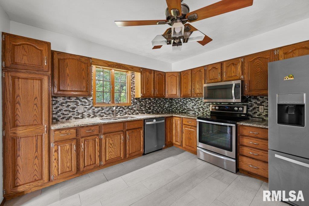 Listing images