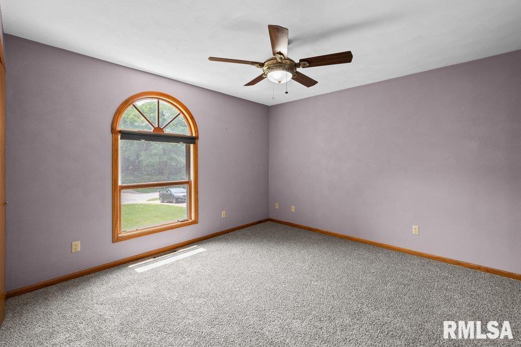 Listing images