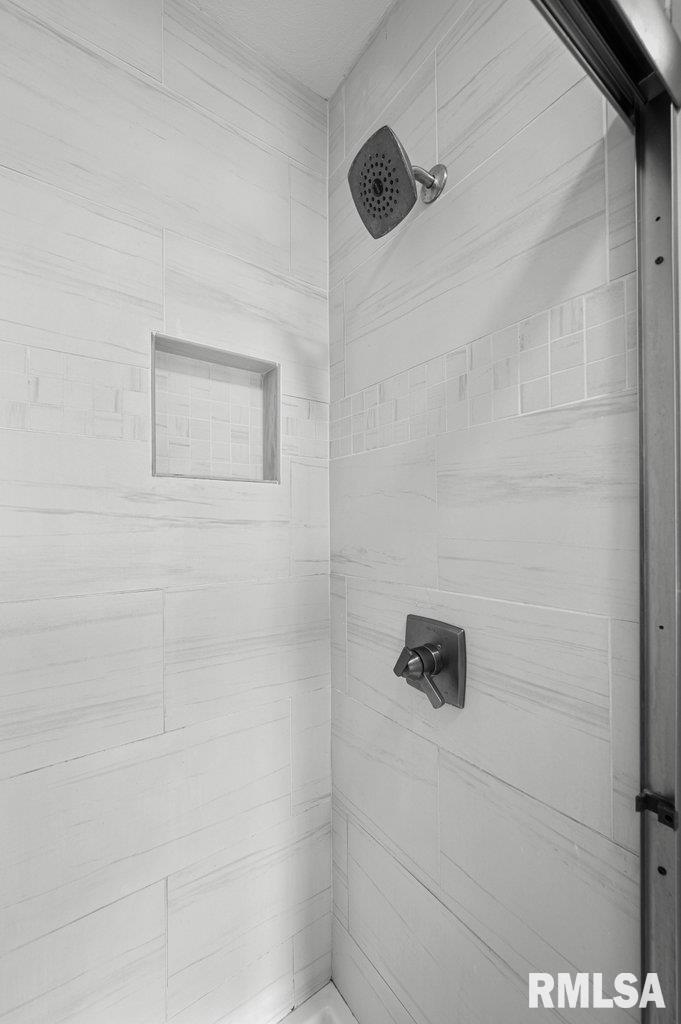 Listing images