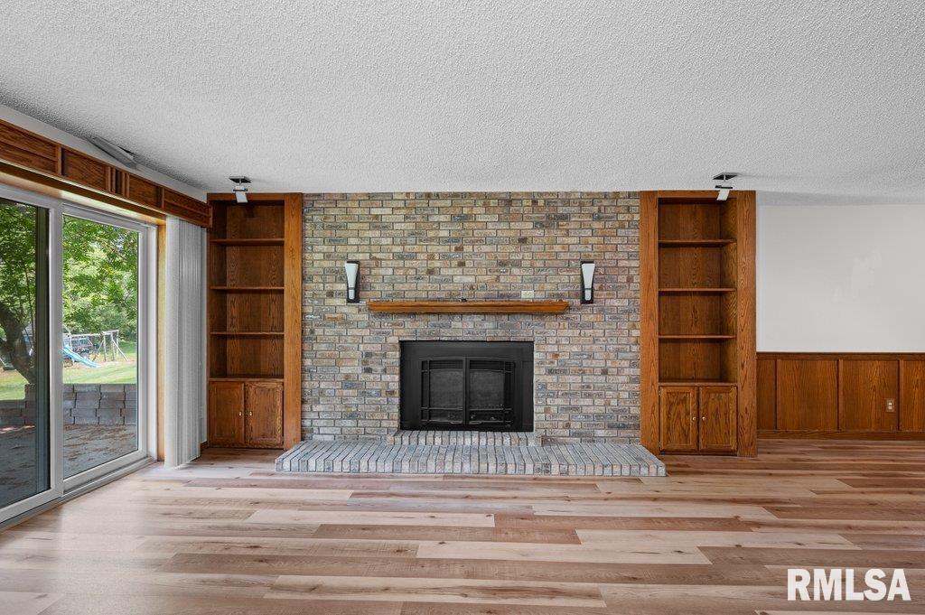Listing images